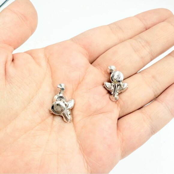 Vintage Black and Silver Clear Crystal Screwback Earrings - Picture 5 of 6